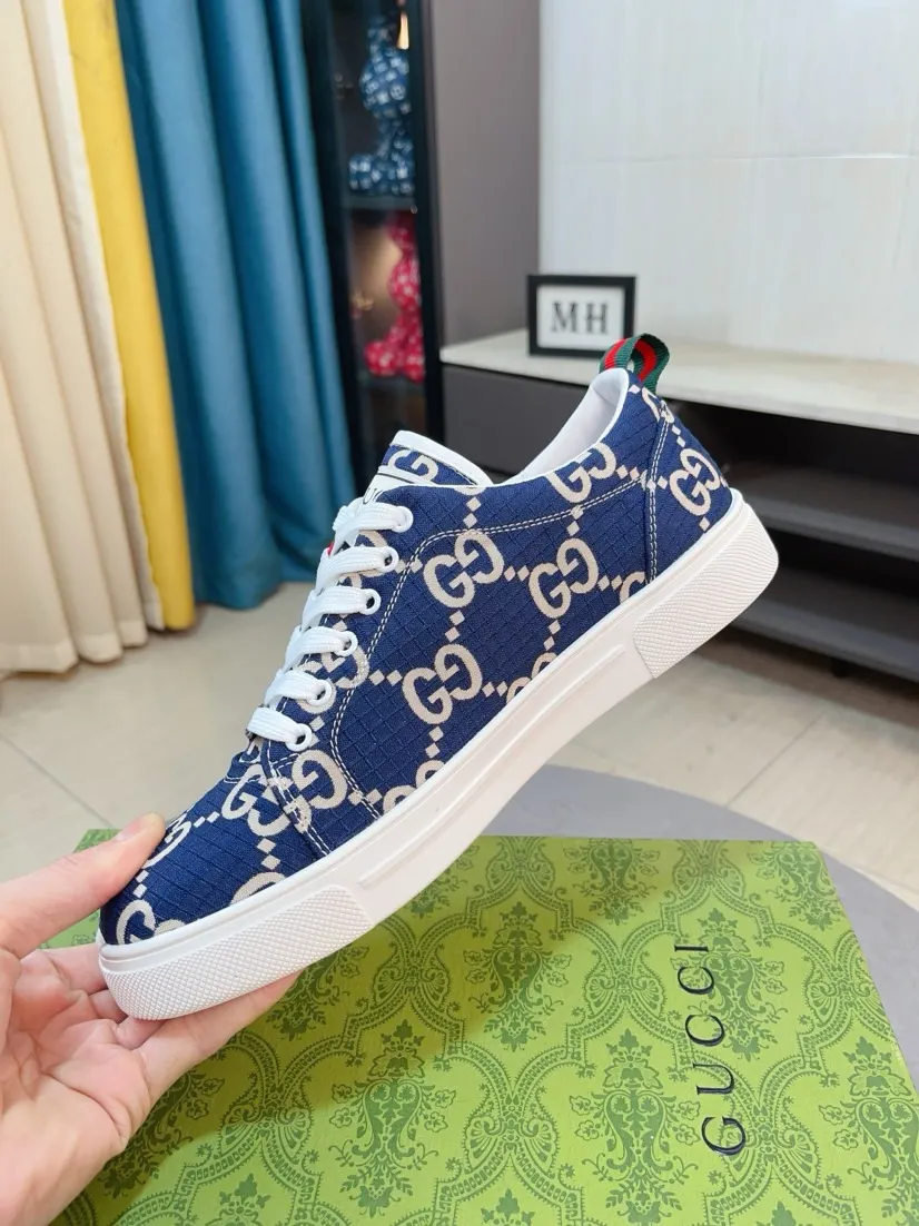 Men's shoes 💰400🌸🌸[GUCCI] Gucci's new spring and summer slip-on loafers with cartoon characters, Fendi F's low-top trendy men's shoes, 😈The upper is made of Italian 🇮🇹 imported sheep suede with Lafayette embroidered leather, full pigskin lining, original rubber non-slip outsole! The style is high-profile and elegant, and the upper is versatile and fashionable. 🇱🇾🇱🇾A large number of ready-made and reposted pictures will be sold! 38-44,